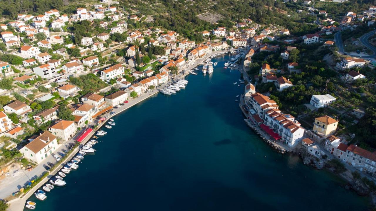 Royal Rina Apartmani Stomorska Dış mekan fotoğraf