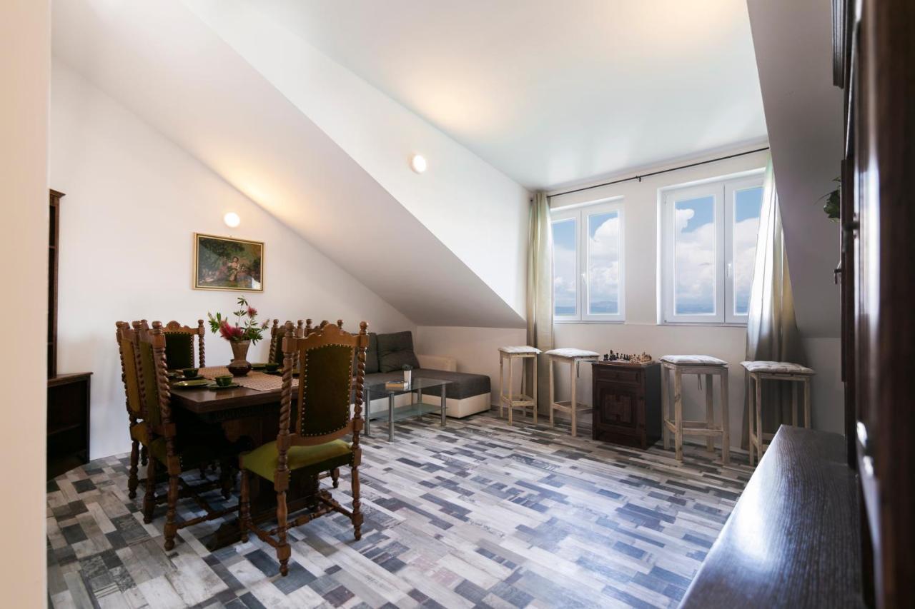 Royal Rina Apartmani Stomorska Dış mekan fotoğraf